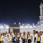 Jamaah Umroh Jannah Firdaus di depan Kabah